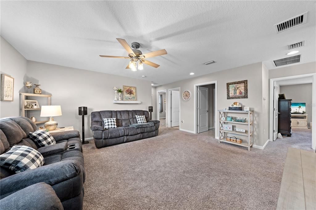 Active With Contract: $485,000 (4 beds, 2 baths, 2721 Square Feet)