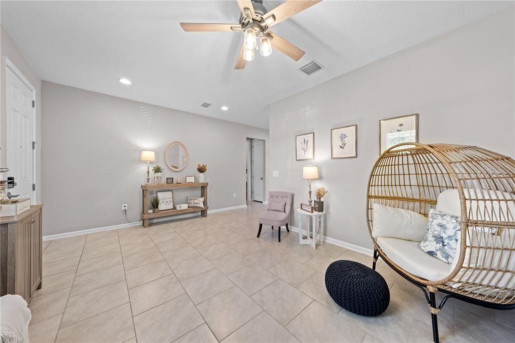 Active With Contract: $485,000 (4 beds, 2 baths, 2721 Square Feet)