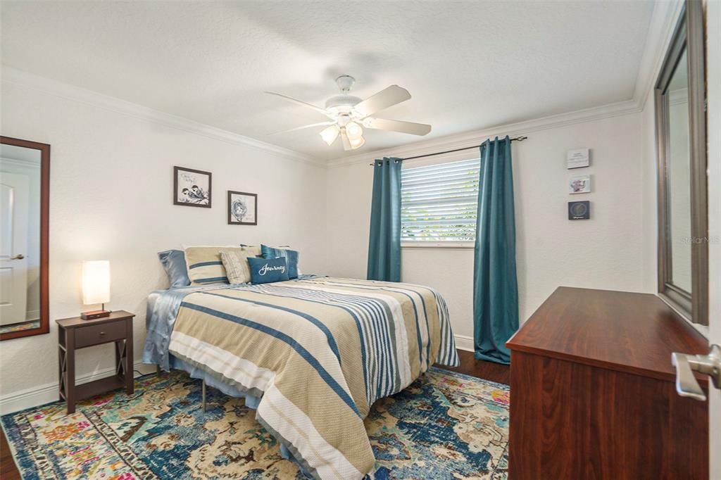 For Sale: $265,000 (3 beds, 2 baths, 1191 Square Feet)