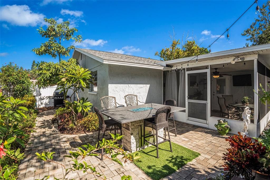 For Sale: $265,000 (3 beds, 2 baths, 1191 Square Feet)