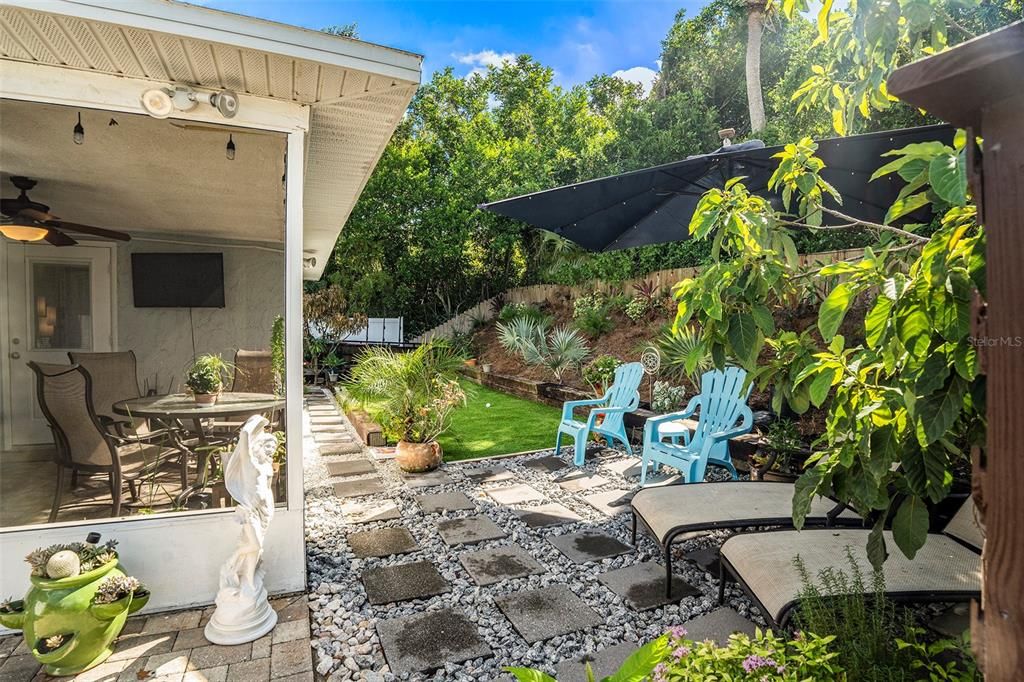 For Sale: $265,000 (3 beds, 2 baths, 1191 Square Feet)