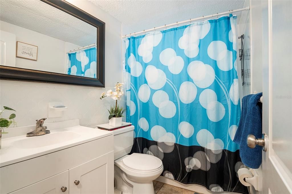 For Sale: $265,000 (3 beds, 2 baths, 1191 Square Feet)