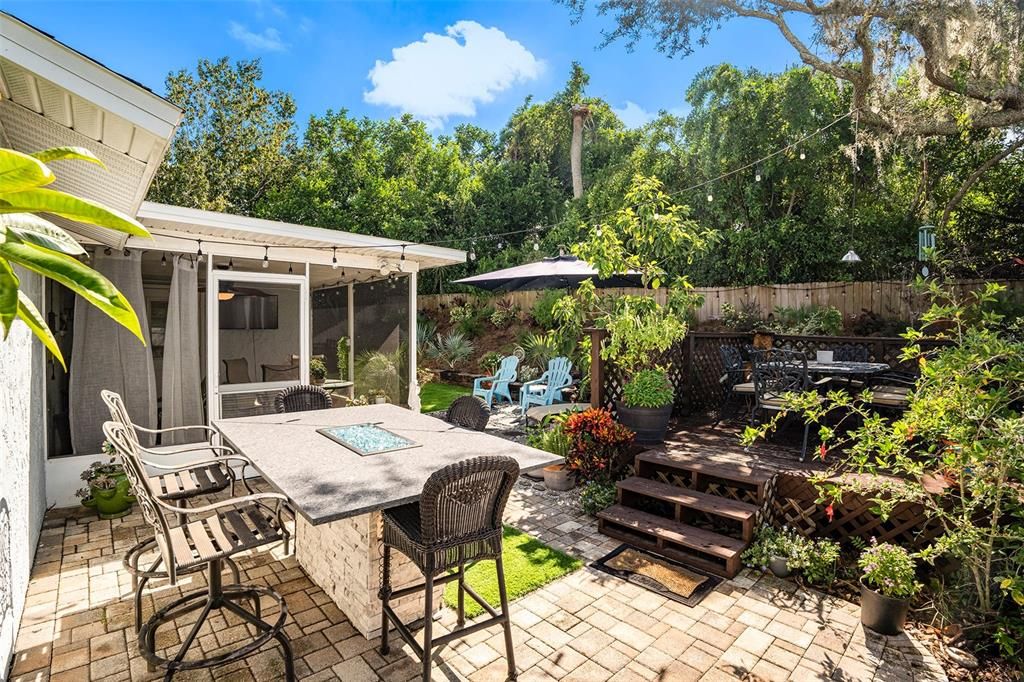 For Sale: $265,000 (3 beds, 2 baths, 1191 Square Feet)