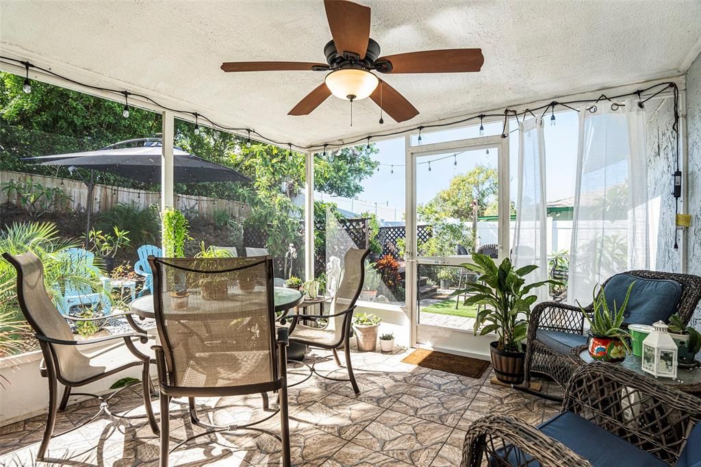 For Sale: $265,000 (3 beds, 2 baths, 1191 Square Feet)