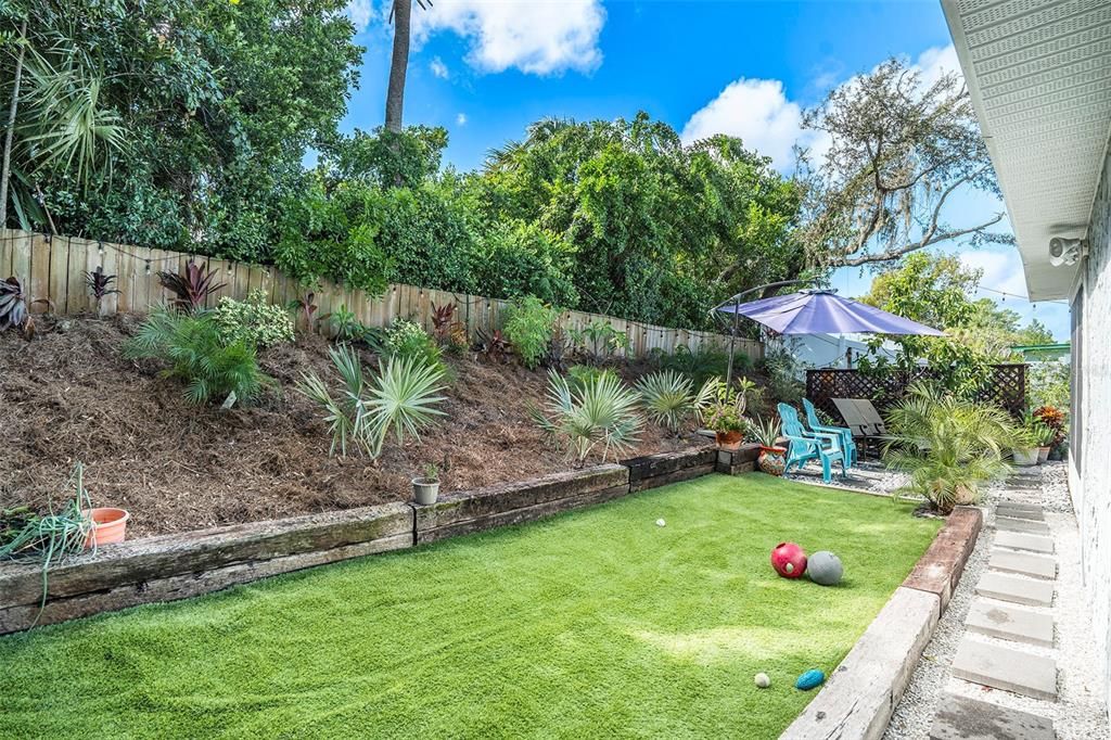 For Sale: $265,000 (3 beds, 2 baths, 1191 Square Feet)