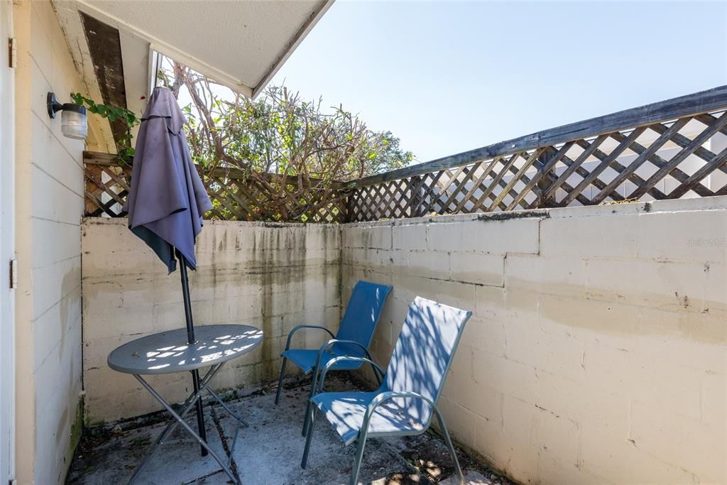 Active With Contract: $395,000 (3 beds, 2 baths, 1176 Square Feet)