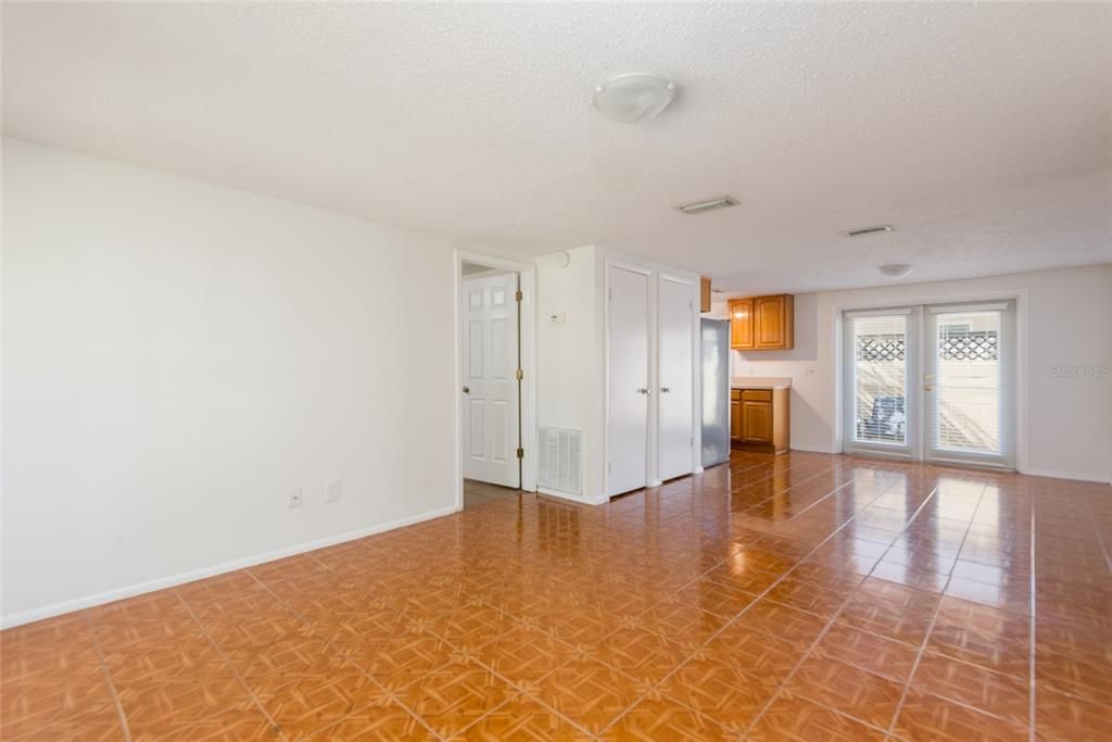 Active With Contract: $395,000 (3 beds, 2 baths, 1176 Square Feet)