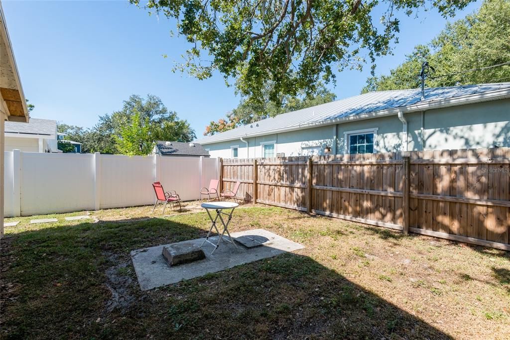 Active With Contract: $395,000 (3 beds, 2 baths, 1176 Square Feet)