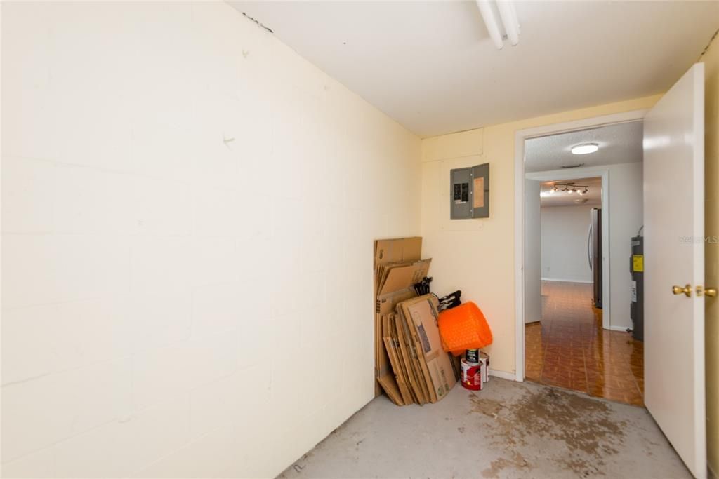 Active With Contract: $395,000 (3 beds, 2 baths, 1176 Square Feet)