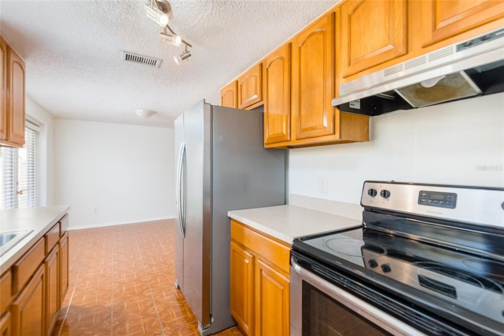 Active With Contract: $395,000 (3 beds, 2 baths, 1176 Square Feet)