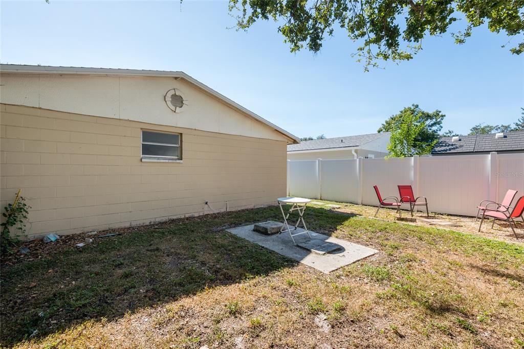 Active With Contract: $395,000 (3 beds, 2 baths, 1176 Square Feet)