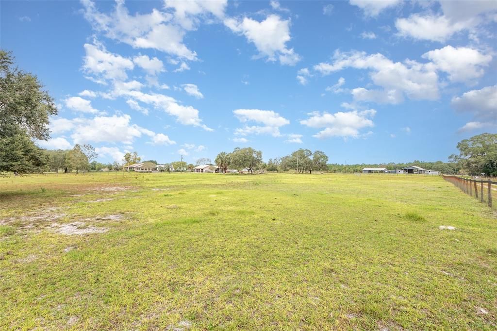 待售: $1,500,000 (10.00 acres)