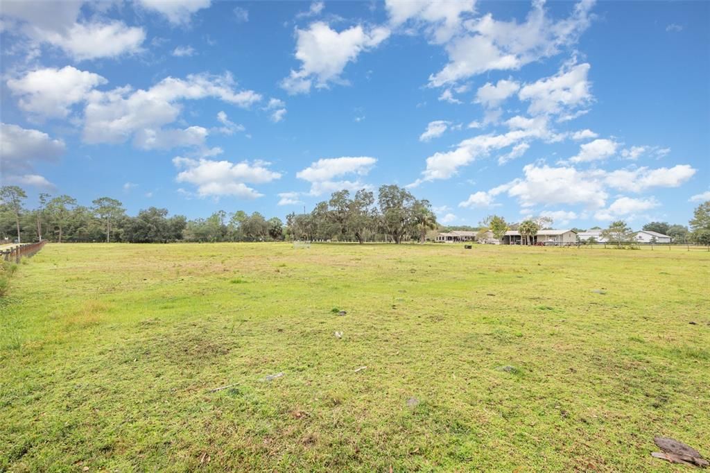 待售: $1,500,000 (10.00 acres)