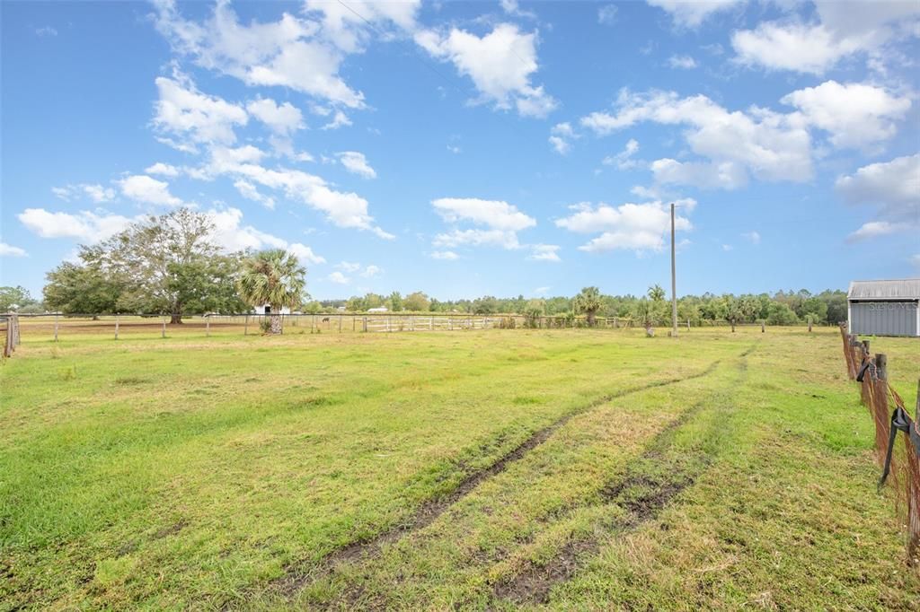 待售: $1,500,000 (10.00 acres)