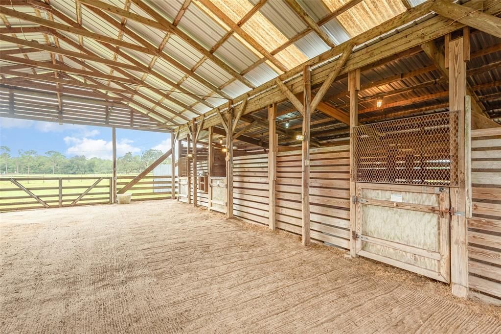 待售: $1,500,000 (10.00 acres)