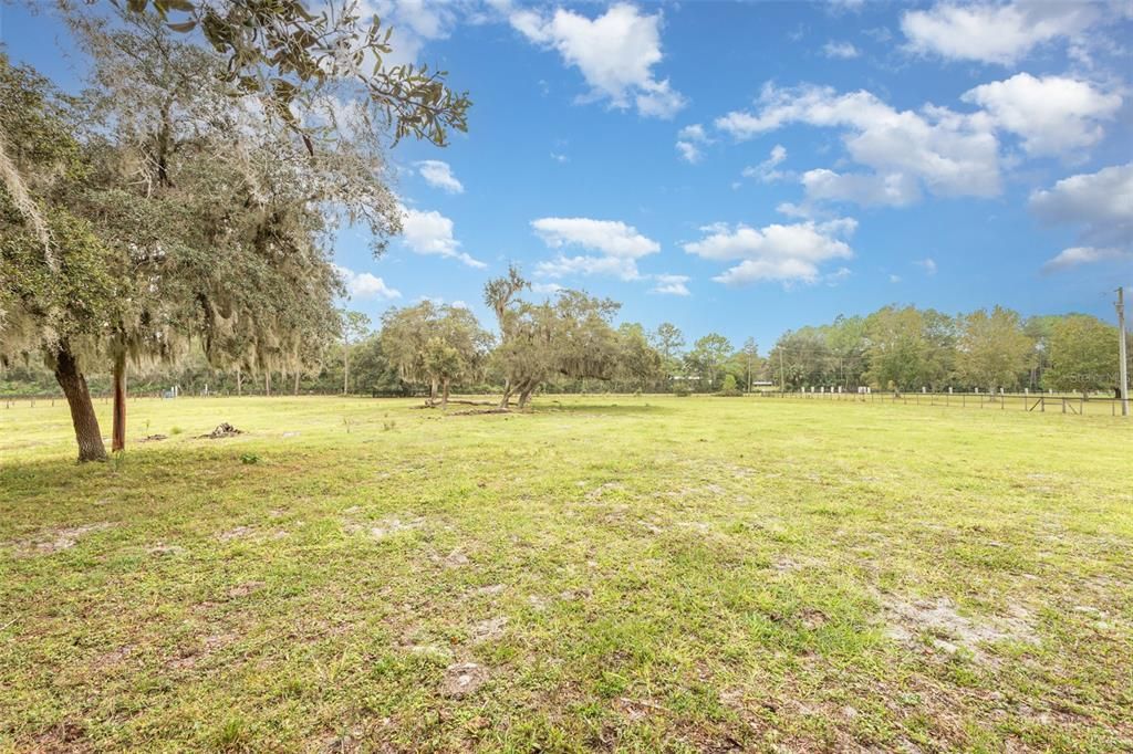 待售: $1,500,000 (10.00 acres)