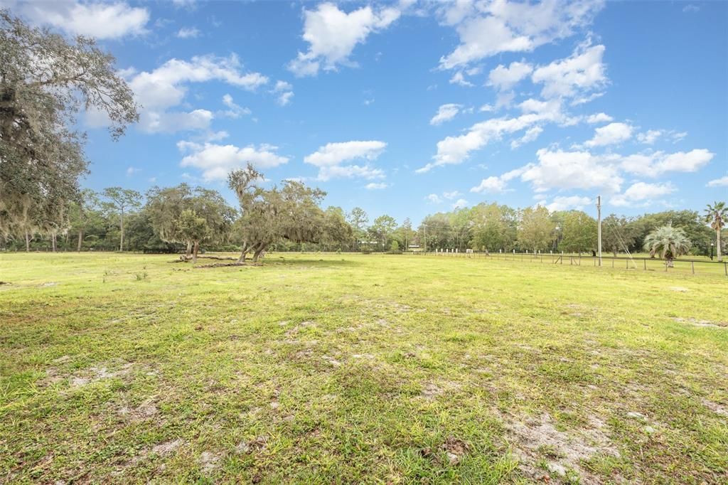 待售: $1,500,000 (10.00 acres)