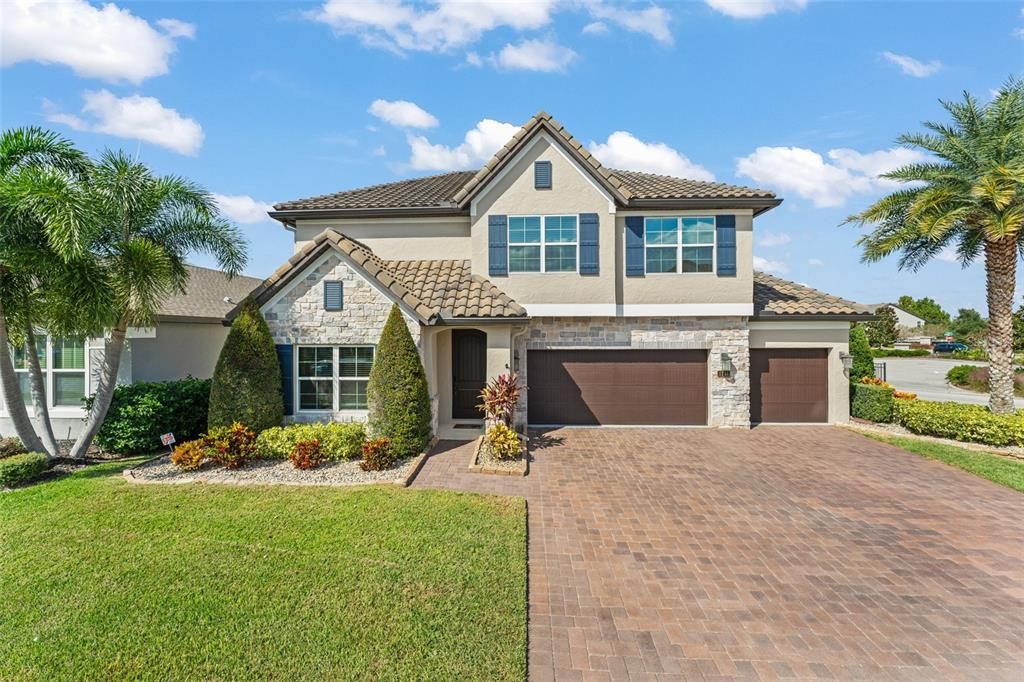 Active With Contract: $749,000 (5 beds, 3 baths, 3493 Square Feet)