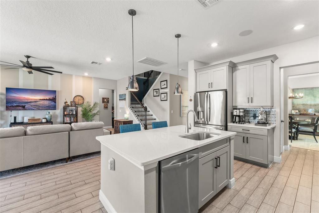 Active With Contract: $749,000 (5 beds, 3 baths, 3493 Square Feet)