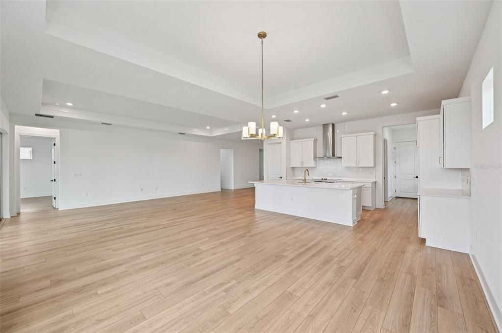 En Venta: $669,990 (5 camas, 3 baños, 3595 Pies cuadrados)