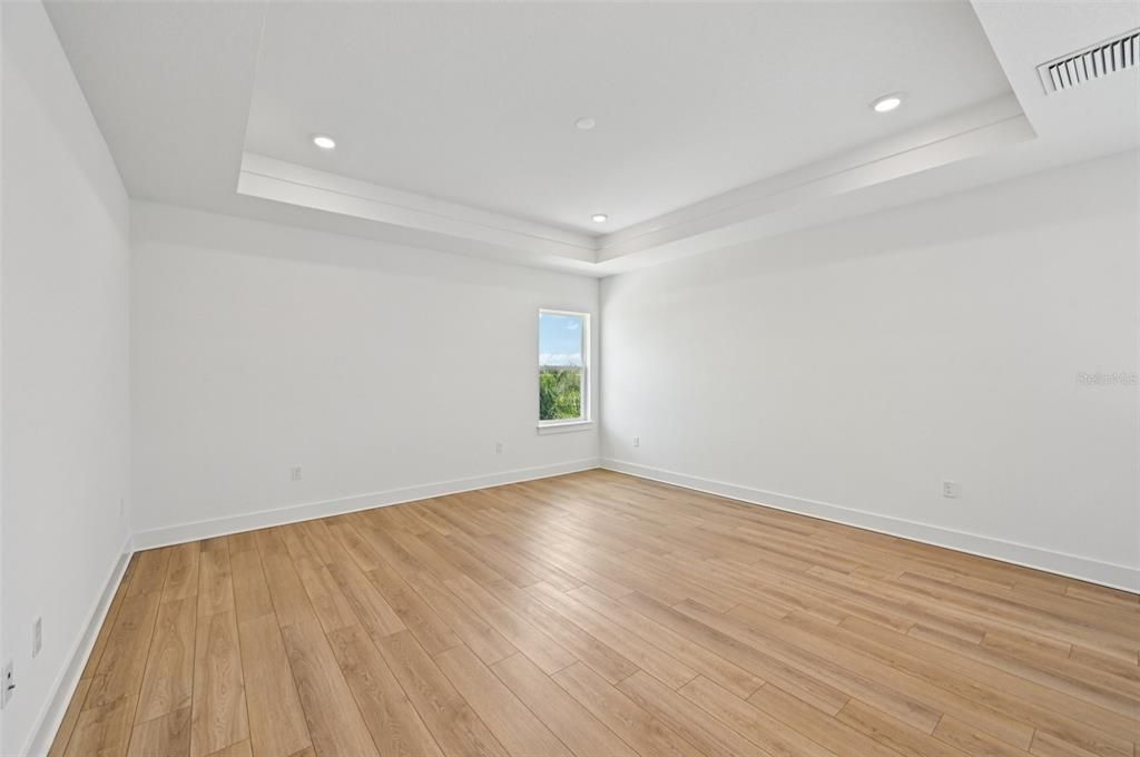 En Venta: $669,990 (5 camas, 3 baños, 3595 Pies cuadrados)