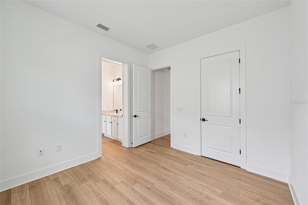 En Venta: $669,990 (5 camas, 3 baños, 3595 Pies cuadrados)