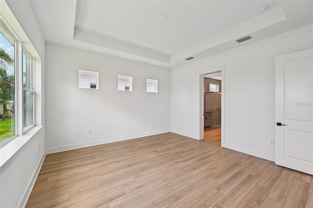 En Venta: $669,990 (5 camas, 3 baños, 3595 Pies cuadrados)