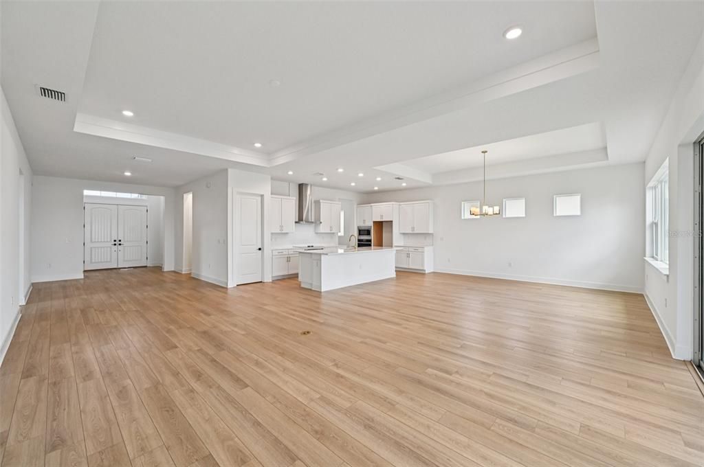 En Venta: $669,990 (5 camas, 3 baños, 3595 Pies cuadrados)