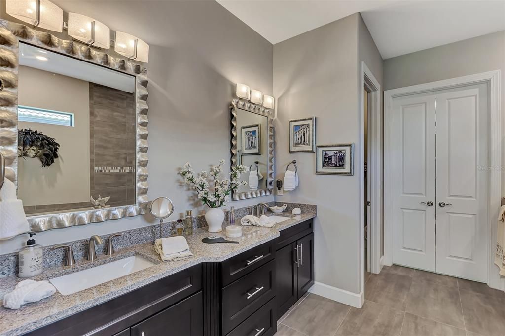 For Sale: $1,425,000 (4 beds, 4 baths, 3884 Square Feet)