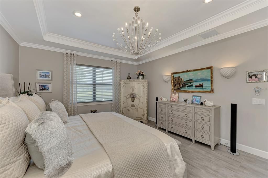 For Sale: $1,425,000 (4 beds, 4 baths, 3884 Square Feet)