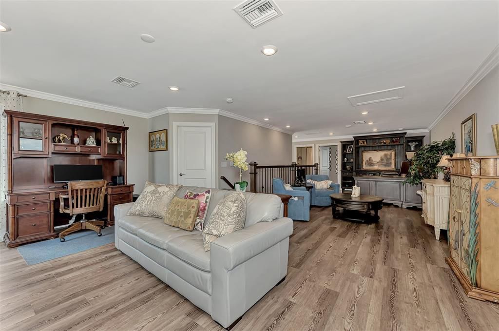 For Sale: $1,425,000 (4 beds, 4 baths, 3884 Square Feet)