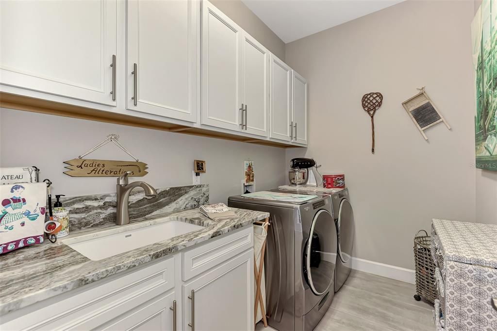 For Sale: $1,425,000 (4 beds, 4 baths, 3884 Square Feet)