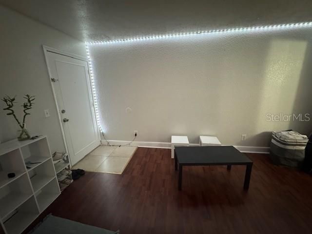 For Rent: $1,000 (1 beds, 1 baths, 448 Square Feet)