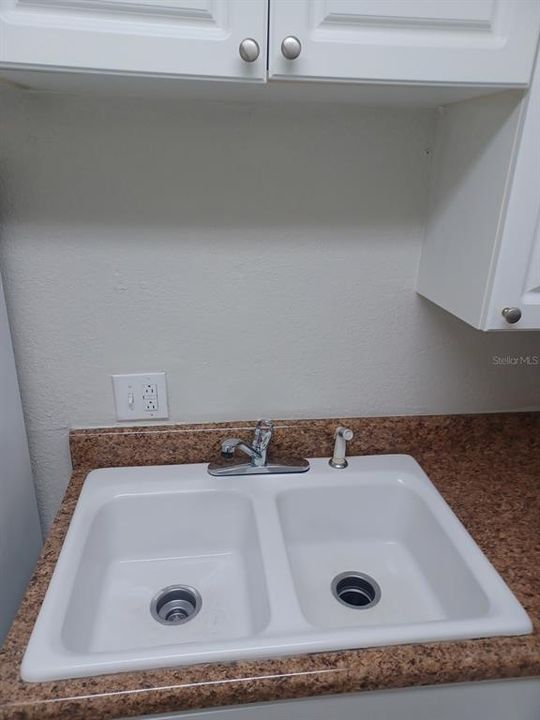 For Rent: $1,000 (1 beds, 1 baths, 448 Square Feet)