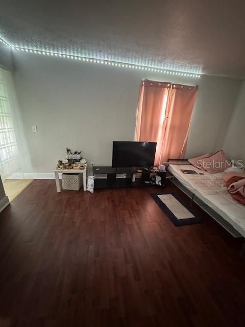 For Rent: $1,000 (1 beds, 1 baths, 448 Square Feet)