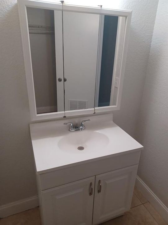 For Rent: $1,000 (1 beds, 1 baths, 448 Square Feet)