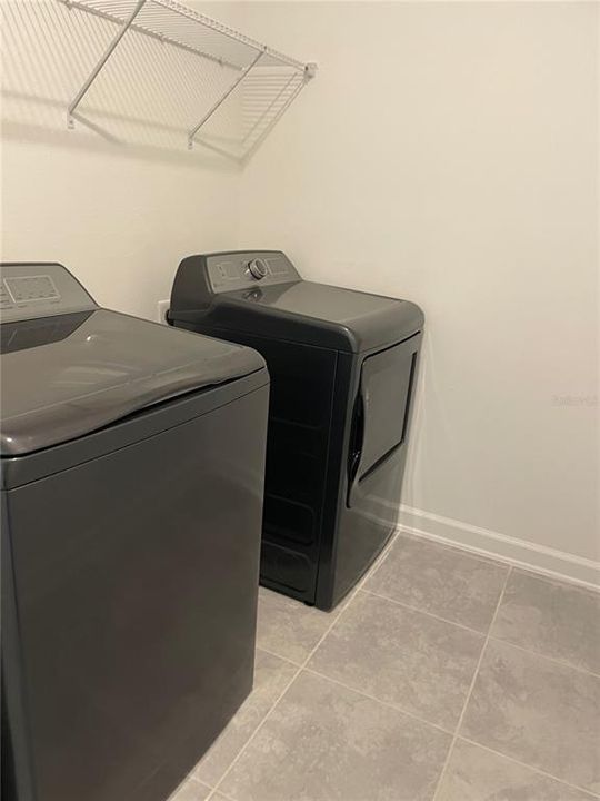 На продажу: $600,000 (5 спален, 3 ванн, 3470 Квадратных фут)