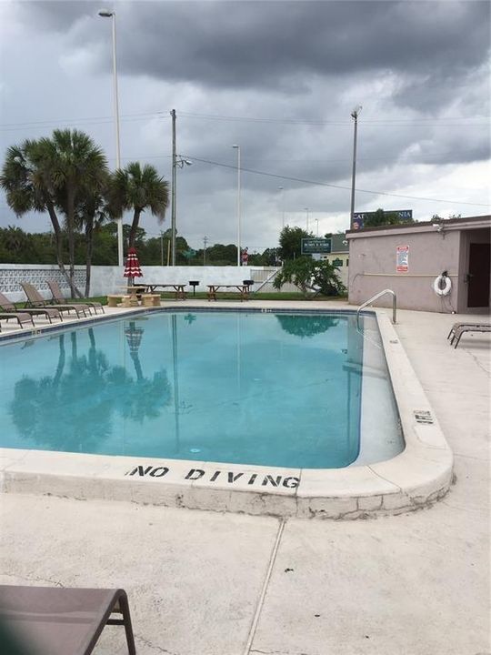 For Sale: $115,000 (1 beds, 1 baths, 760 Square Feet)