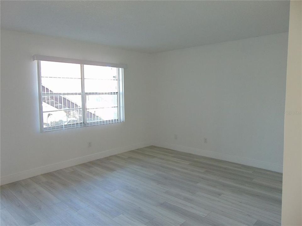 待售: $115,000 (1 贝兹, 1 浴室, 760 平方英尺)