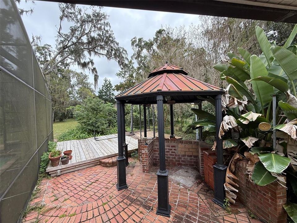 Под контрактом: $400,000 (3 спален, 2 ванн, 3141 Квадратных фут)