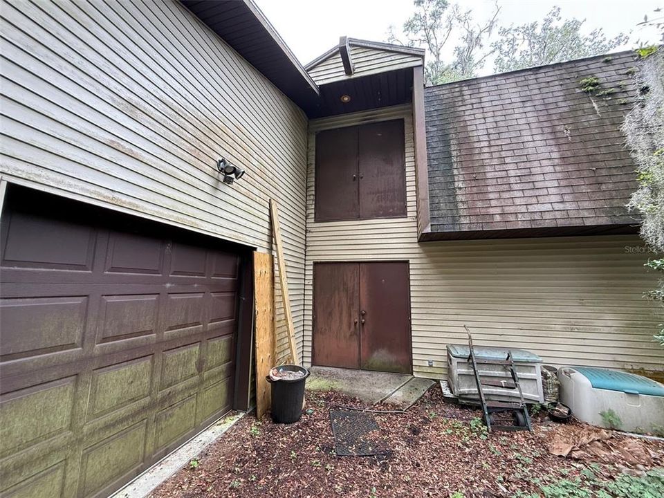 Под контрактом: $400,000 (3 спален, 2 ванн, 3141 Квадратных фут)