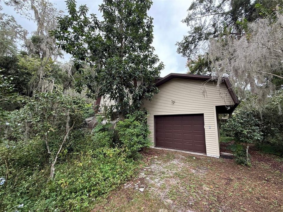 Под контрактом: $400,000 (3 спален, 2 ванн, 3141 Квадратных фут)