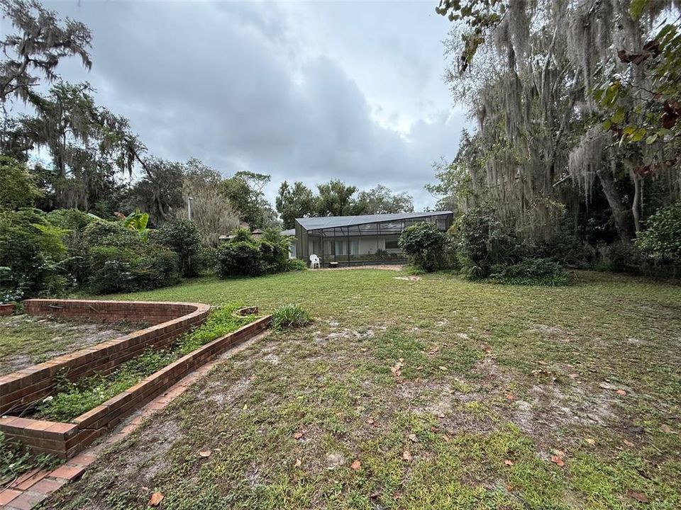 Под контрактом: $400,000 (3 спален, 2 ванн, 3141 Квадратных фут)