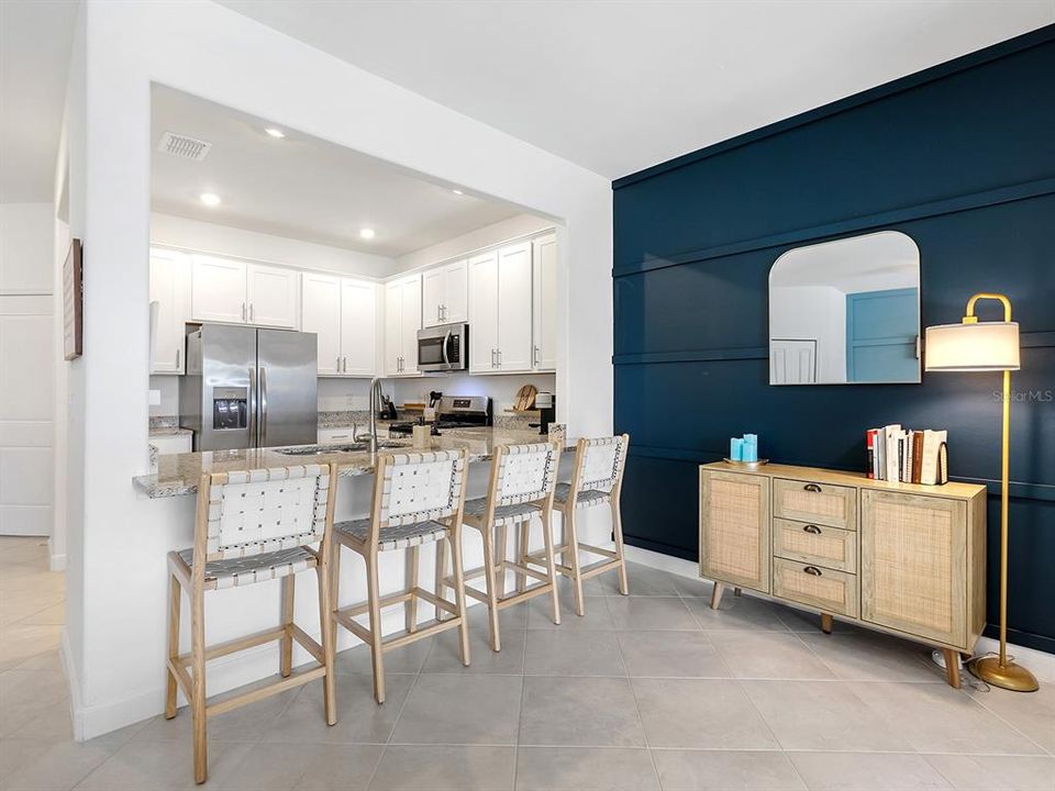 Под контрактом: $339,900 (3 спален, 2 ванн, 1925 Квадратных фут)