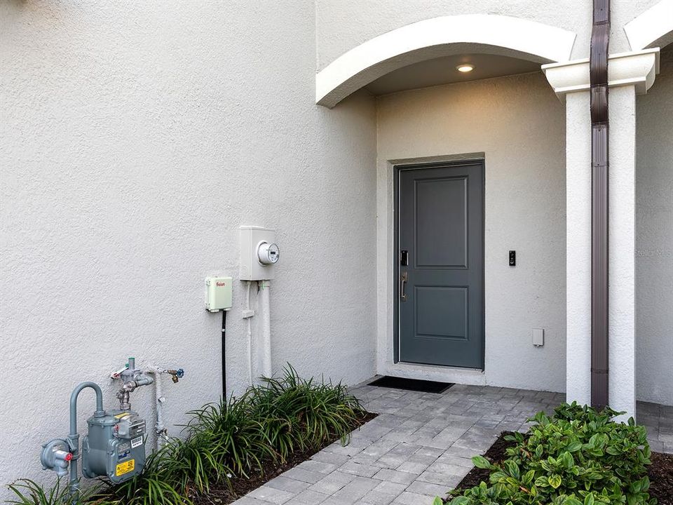 Под контрактом: $339,900 (3 спален, 2 ванн, 1925 Квадратных фут)