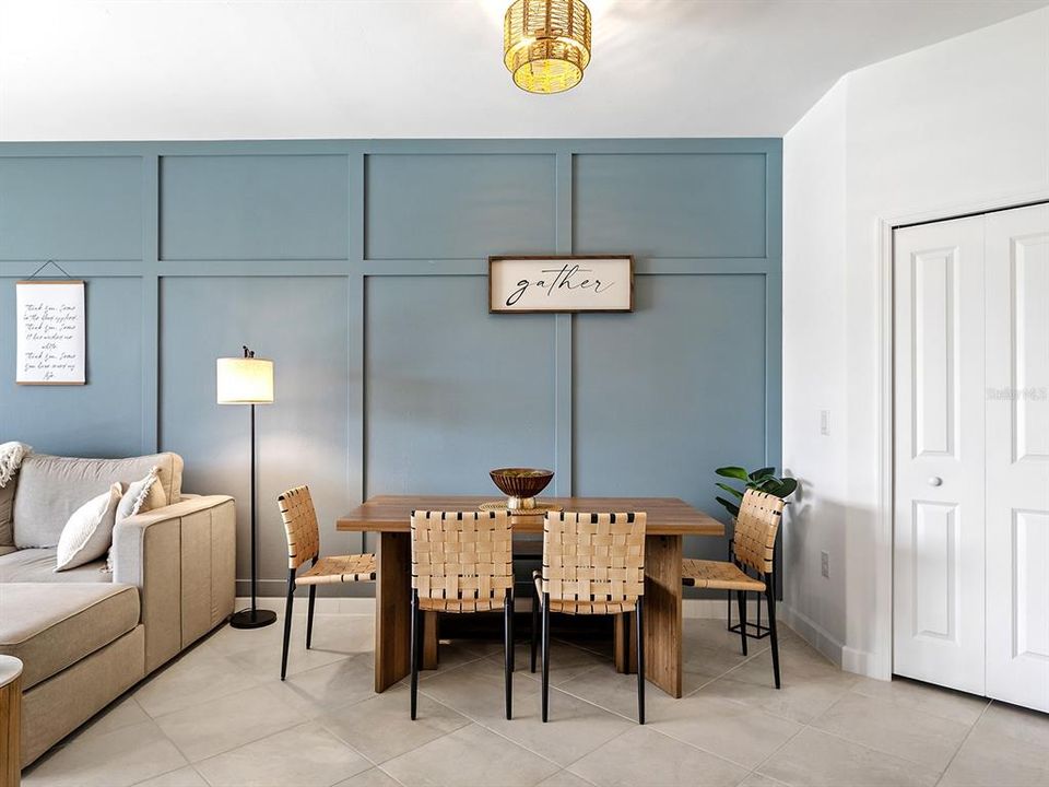 Под контрактом: $339,900 (3 спален, 2 ванн, 1925 Квадратных фут)