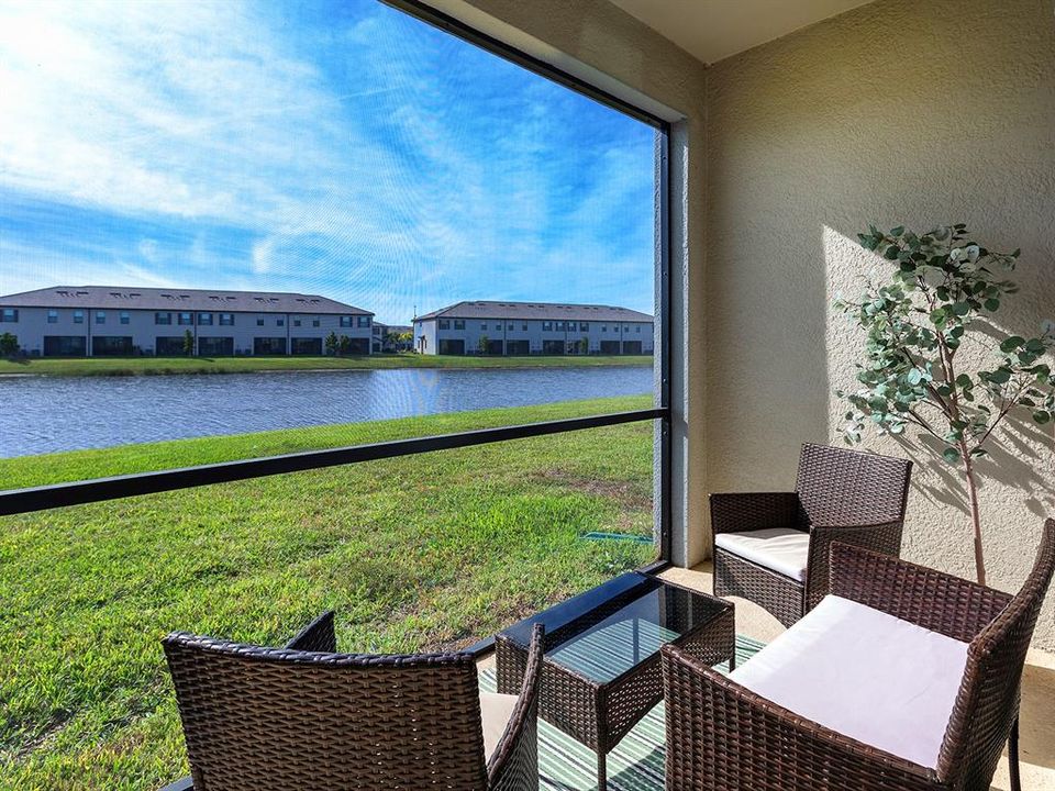 Под контрактом: $339,900 (3 спален, 2 ванн, 1925 Квадратных фут)