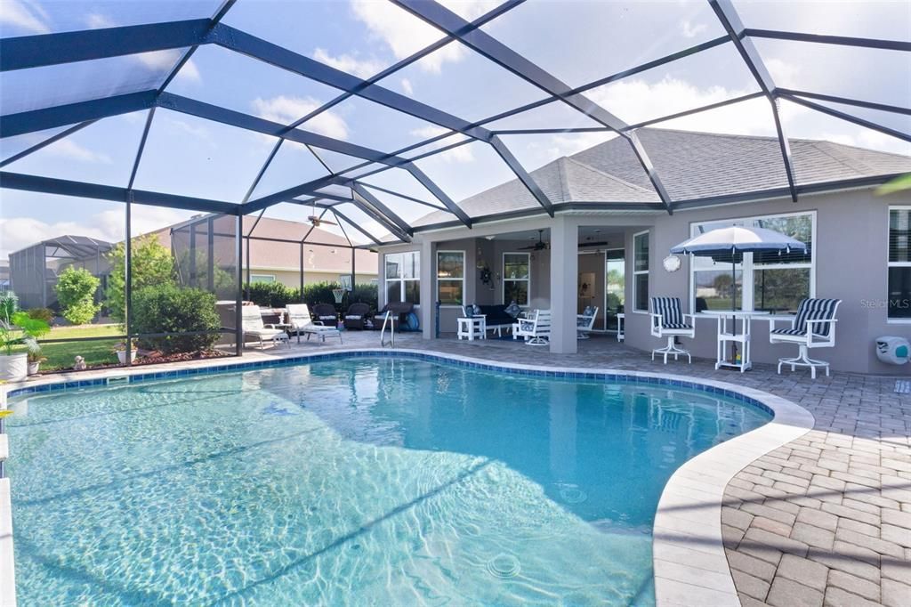 Active With Contract: $929,900 (3 beds, 2 baths, 2067 Square Feet)