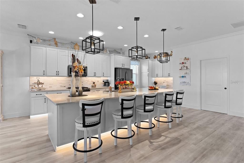 Active With Contract: $929,900 (3 beds, 2 baths, 2067 Square Feet)