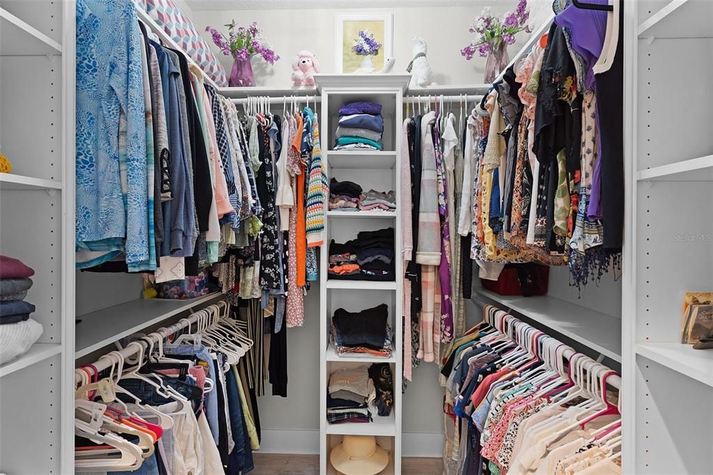 Active With Contract: $929,900 (3 beds, 2 baths, 2067 Square Feet)